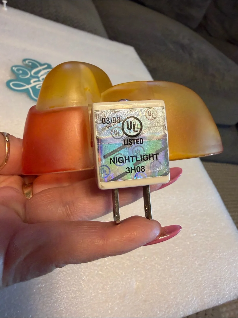 Disney Yellow and Red Winnie the Pooh Night Light VTG